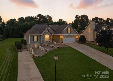121 Maplewood Court sold home in Maplewood Village, Hudson, NC