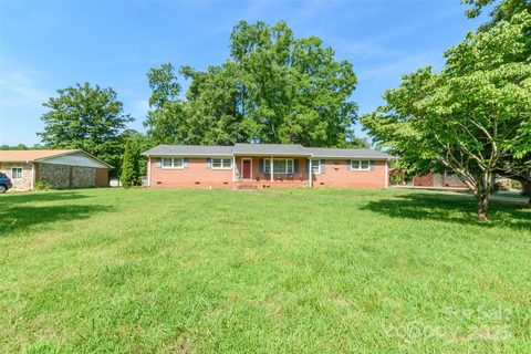 1228 Christopher Circle sold home in Hillcrest, Rock Hill, SC