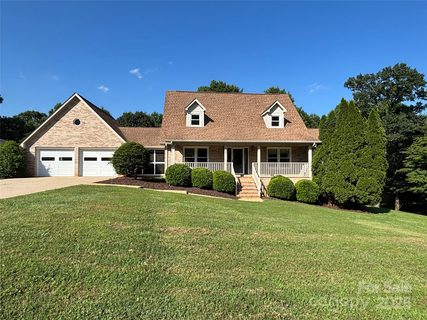 1335 33rd Avenue Drive sold home in North Pines, Hickory, NC