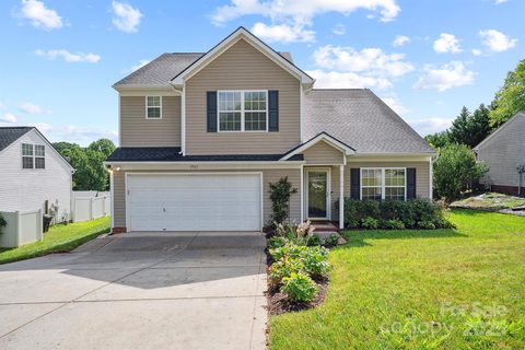1961 9th Street Place sold home in Windsong Village, Hickory, NC