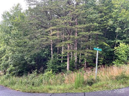 0 Pineknoll Drive active lot in Pineknoll, Hickory, NC