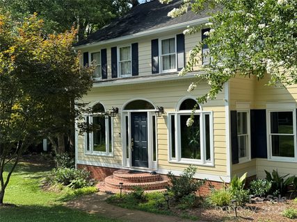 1112 Carole Court sold home in Greylyn, Matthews, NC
