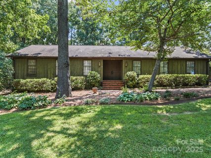 2104 Stoneyridge Drive sold home in Pine Island, Charlotte, NC
