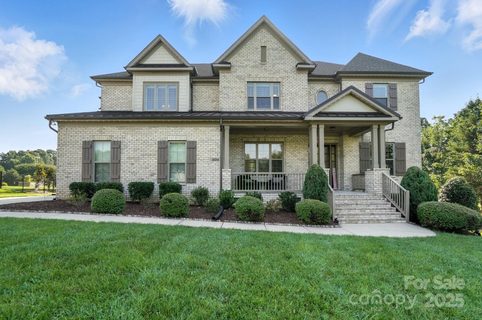 200 Squash Harvest Court sold home in Atherton, Matthews, NC