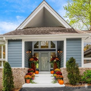 118 Broadmoor Drive