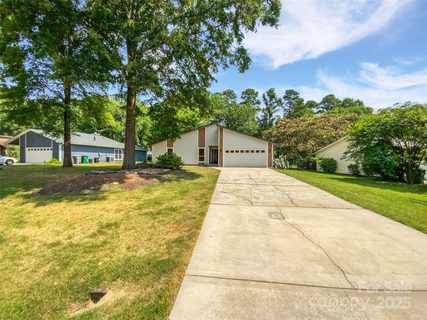10934 Coachman Circle