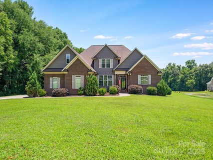 1011 Duntov Drive sold home in The Oaks At Camden, Monroe, NC