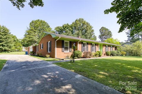 321 Knollwood Avenue sold home in Eagle Heights, Salisbury, NC