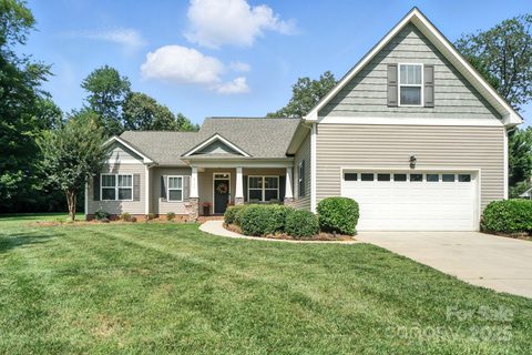 8275 Normandy Road sold home in Shady Grove Park, Denver, NC