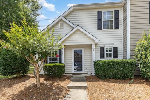 931 Heritage Parkway sold townhome in Sheffield Pointe, Fort Mill, SC