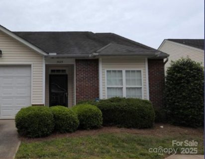 5823 Bradford Lake Lane sold condo in Village Glen, Charlotte, NC