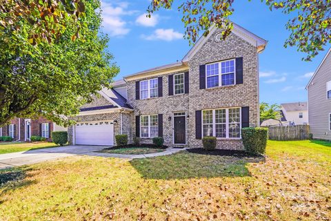 10140 Hawkeye Drive sold home in Steele Creek, Charlotte, NC