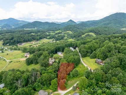 40 Sedgefield Place pending home in Hyder Mountain Acres, Clyde, NC