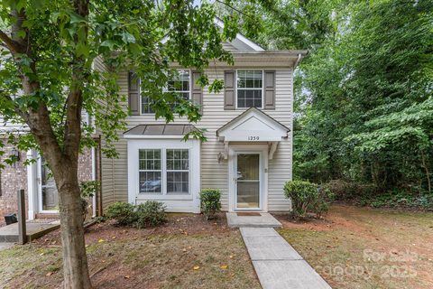 1250 Maple Shade Lane sold townhome in Sardis Glen, Charlotte, NC