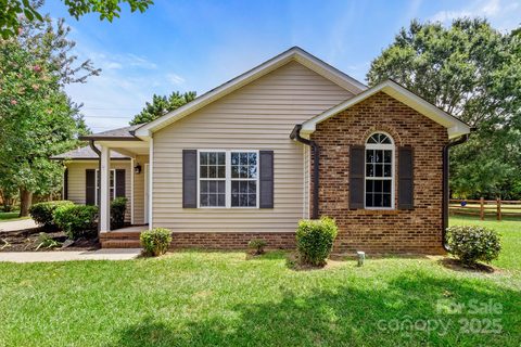 2210 Dawn Ridge sold home in River Chase, Monroe, NC