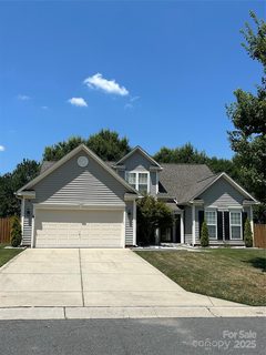 630 Springhouse Place pending home in Autumn Cove At Lake Wylie, Clover, SC