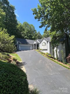 135 Poplar Loop active home in Kenmure, Flat Rock, NC