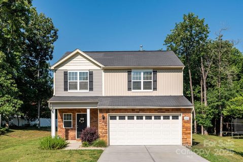 3943 Sky Drive sold home in Cedarwood, Charlotte, NC