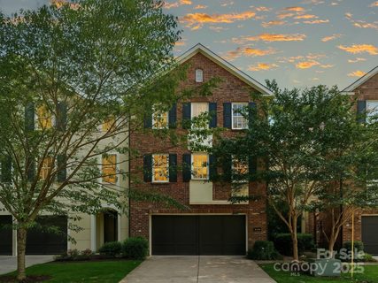 1614 Lombardy Circle