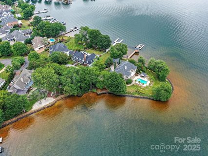 18201 Mainsail Pointe Drive
