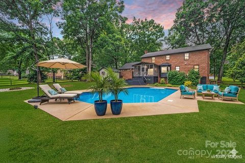16512 Kimbolten Drive sold home in Breckenridge, Huntersville, NC