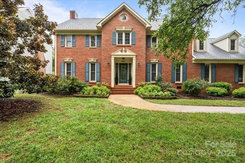 8857 Dartmoor Place sold home in Glencroft, Mint Hill, NC