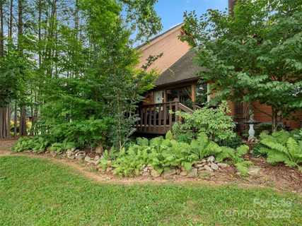 8 Village Drive sold condo in Racquet Club Village, Asheville, NC