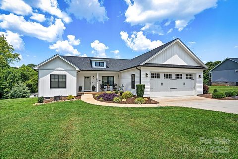 2428 Carriage Lane sold home in Grandview Farms, Lincolnton, NC