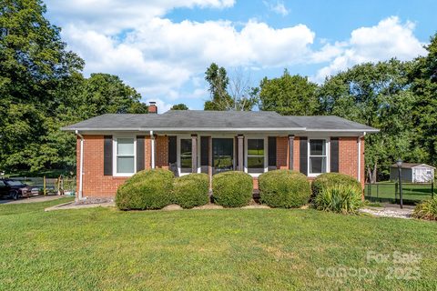 804 Tryon Street sold home in Southern Heights, Shelby, NC