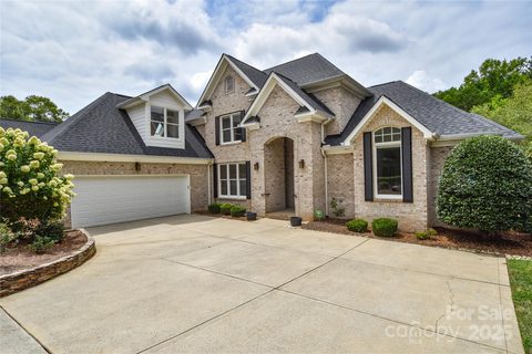 9221 Belle Pines Court sold home in Lakepointe South, Sherrills Ford, NC