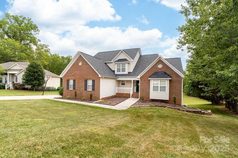 221 Deerfield Drive sold home in Deerfield, Mount Holly, NC