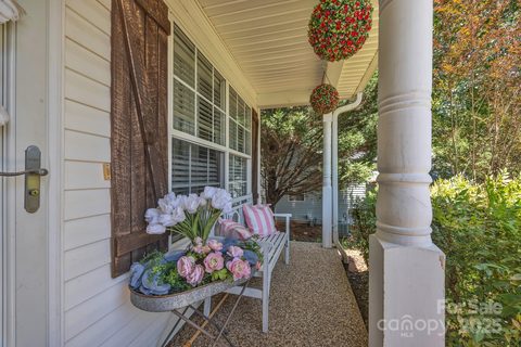 1912 8th Street sold home in Windsong, Hickory, NC