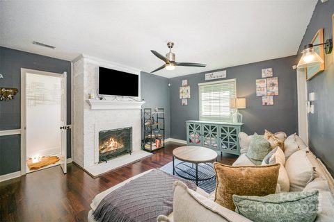 3016 Heathcroft Court sold home in Norcroft, Charlotte, NC