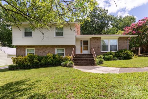 1533 Bonnie Lane sold home in College Downs, Charlotte, NC