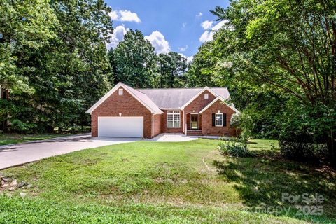 135 Woodstork Cove Drive sold home in Harbor View, Mooresville, NC