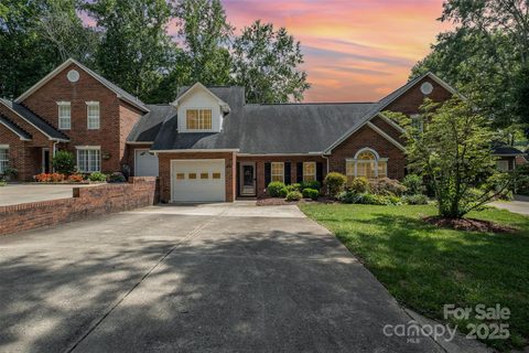 168 Columns Circle sold townhome in The Columns, Shelby, NC