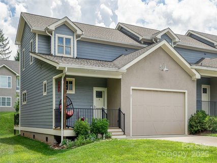 37 Thornes Lane sold townhome in Dillingham Woods, Asheville, NC