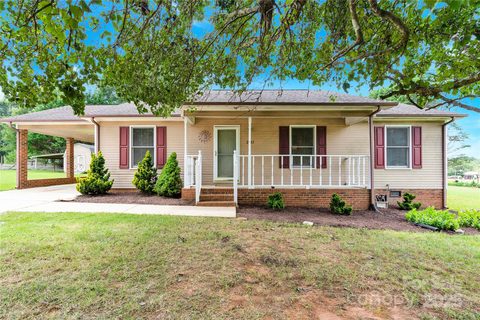 2497 Highway 182 Highway sold home in Country Crossing, Lincolnton, NC