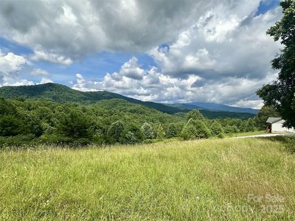 9 Dream Valley Drive sold home in Dream Valley, Clyde, NC
