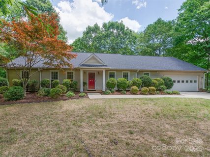 8413 Wellington Lane sold home in Huntwick, Harrisburg, NC