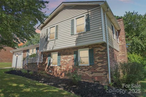 1202 Candlewood Drive sold home in Laurel Woods, Gastonia, NC