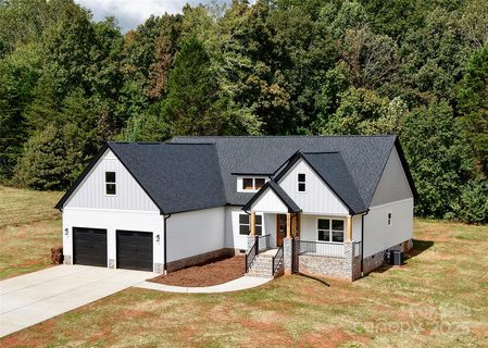 2988 Quail Drive sold home in Fairway Acres, Newton, NC