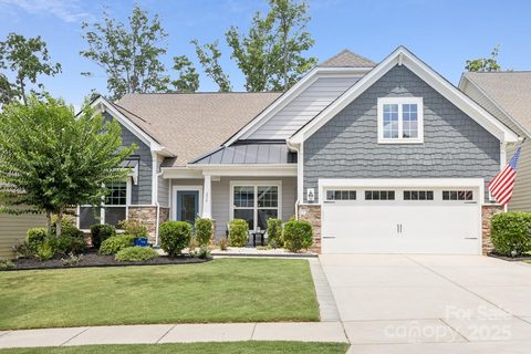 239 Kentmere Lane sold home in Summerhouse At Paddlers Cove, Clover, SC