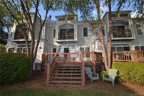 18724 Nautical Drive sold condo in Commodores Landing, Cornelius, NC