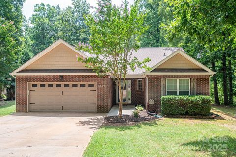 1925 Cameron Heights Circle sold home in Cameron Heights, Denver, NC