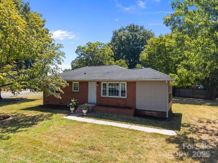 201 Lowry Street sold home in Ridgecrest, Pineville, NC