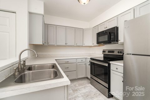 4900 Spring Lake Drive sold condo in Spring Lake, Charlotte, NC