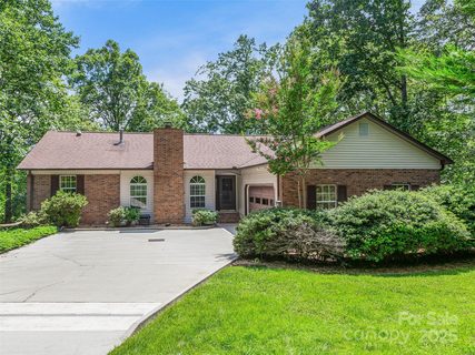 547 Hunters Glen Lane sold home in Hunters Glen, Hendersonville, NC