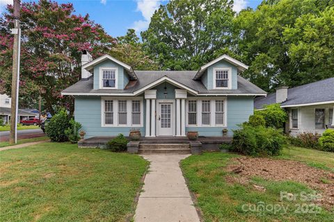 801 Hawthorne Lane