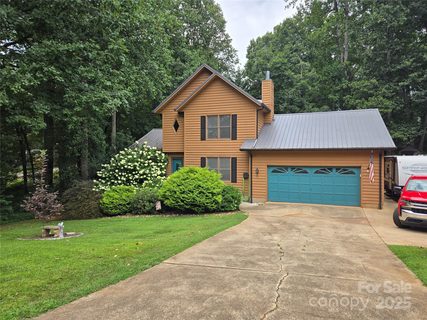 1100 Hidden Creek Court sold home in Hidden Creek Estates, Hickory, NC